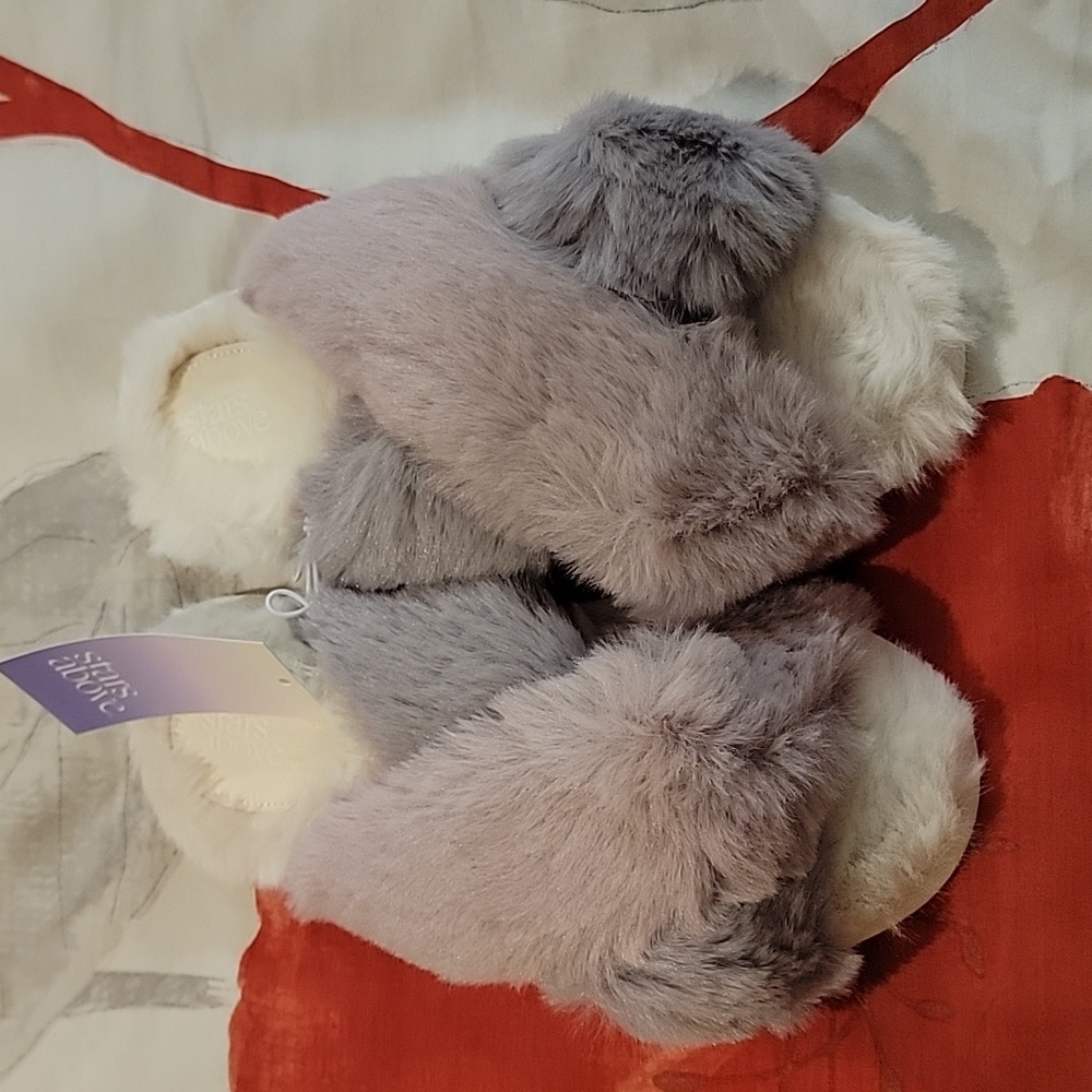 Stras Above Fuzzy Slippers Sz 5/6